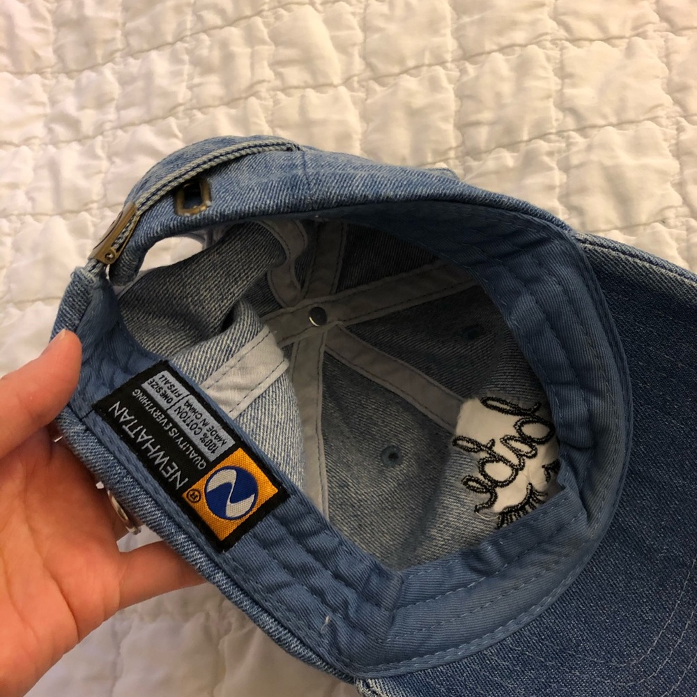 Cute hat - Picture 2 of 2